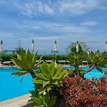 מלון Terme La Pergola 3*